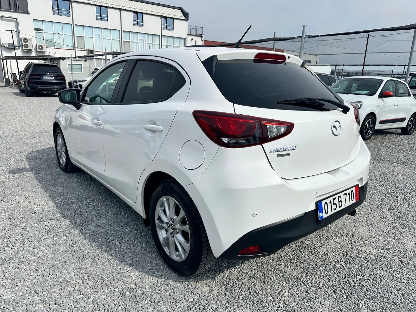 Mazda 2 1.5 i Skyacktiv Внос Швеицария, снимка 6 - Автомобили и джипове - 53945695