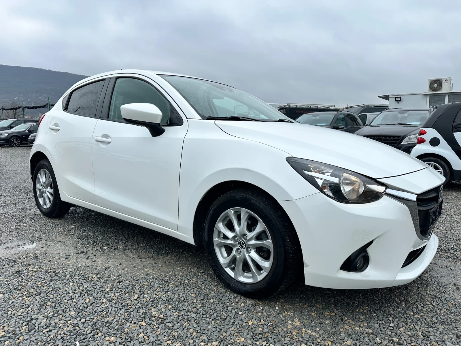Mazda 2 1.5 i Skyacktiv Внос Швеицария, снимка 2 - Автомобили и джипове - 53945695