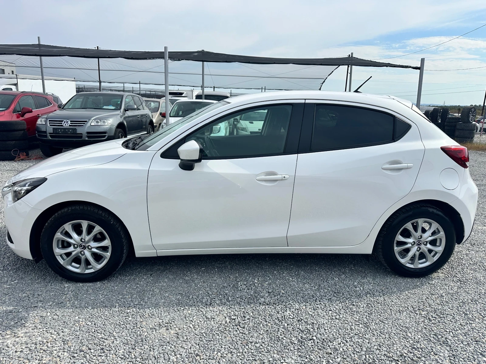 Mazda 2 1.5 i Skyacktiv Внос Швеицария, снимка 5 - Автомобили и джипове - 53945695