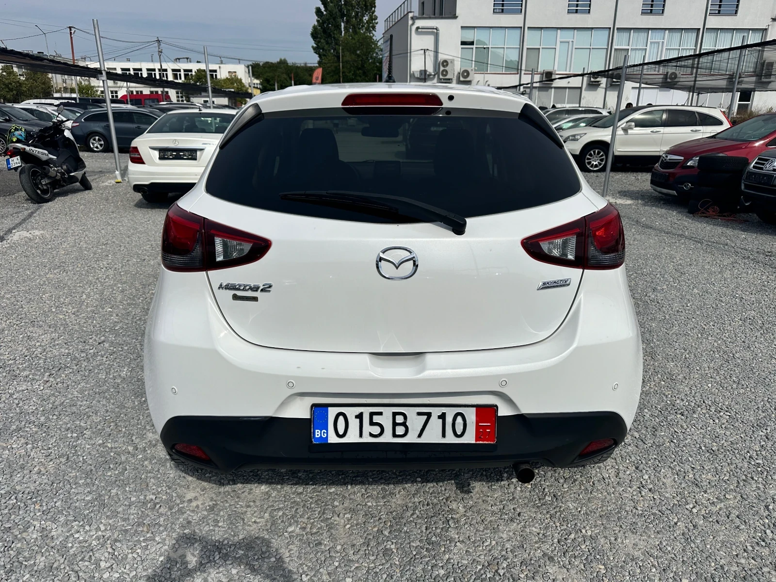 Mazda 2 1.5 i Skyacktiv Внос Швеицария, снимка 7 - Автомобили и джипове - 53945695