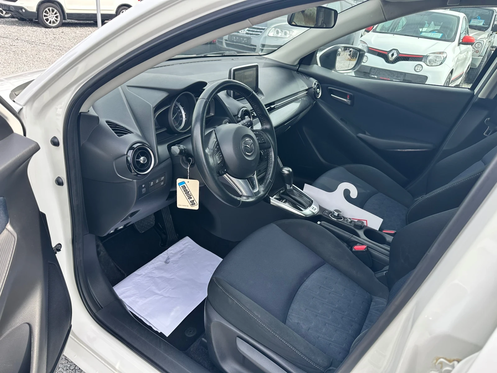 Mazda 2 1.5 i Skyacktiv Внос Швеицария, снимка 9 - Автомобили и джипове - 53945695