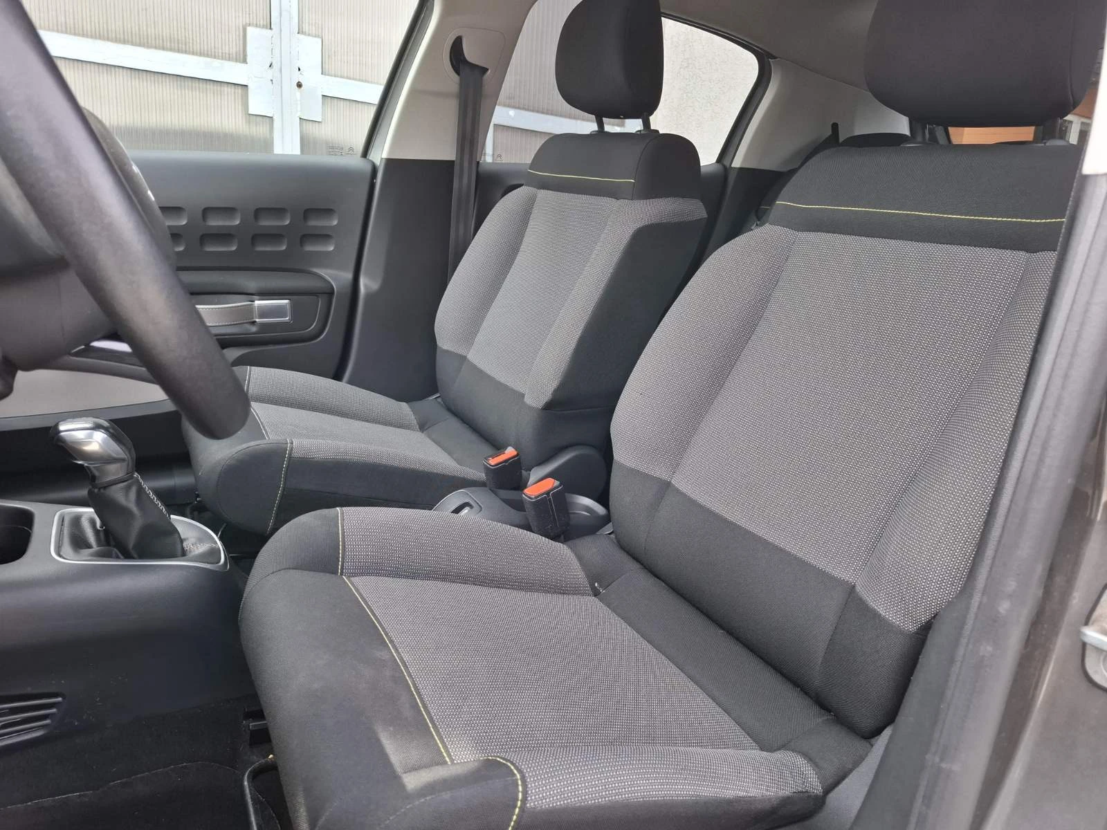 Citroen C3 1.2 PureTech Shine, снимка 10 - Автомобили и джипове - 54612042