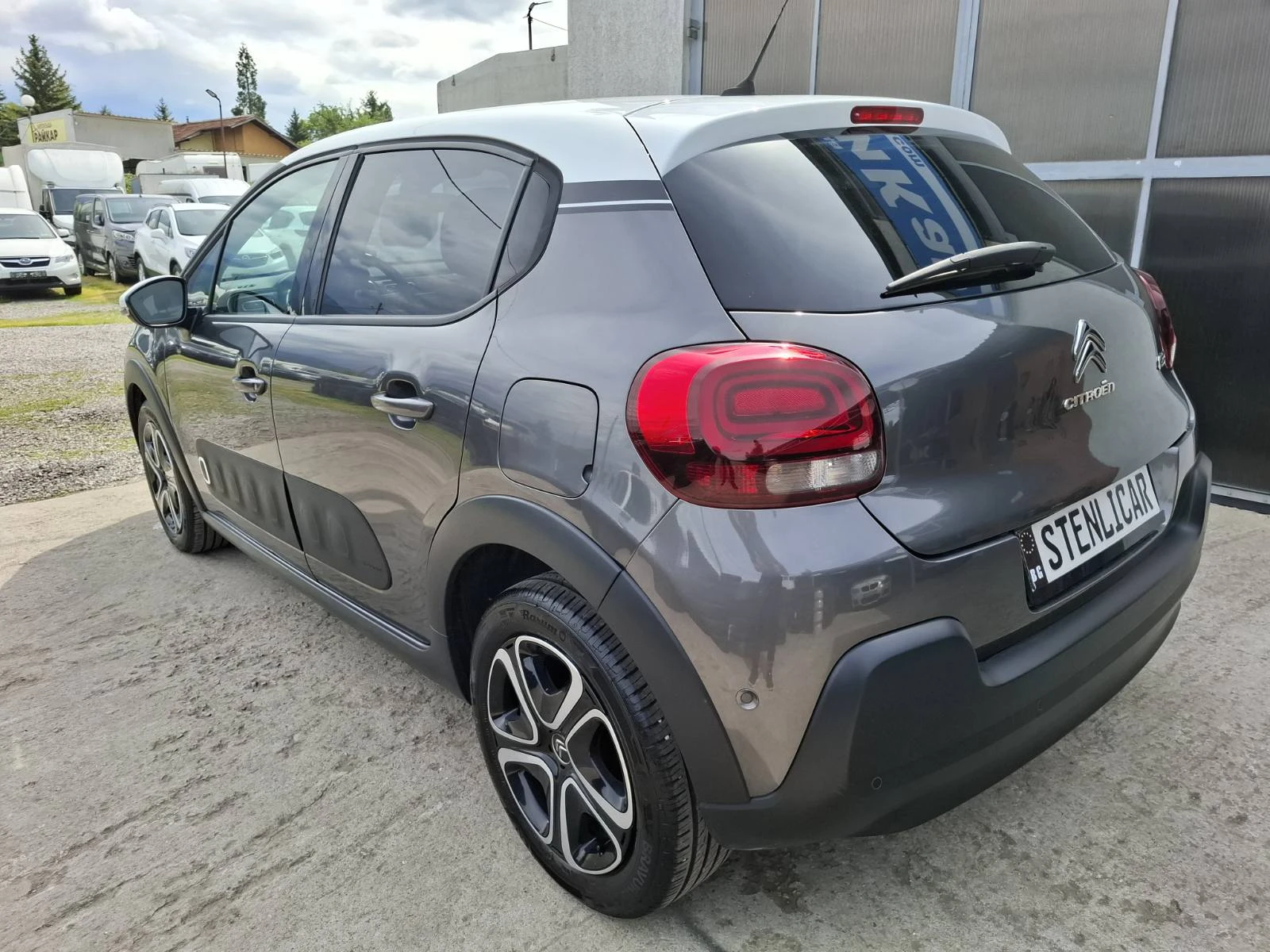 Citroen C3 1.2 PureTech Shine, снимка 8 - Автомобили и джипове - 54612042