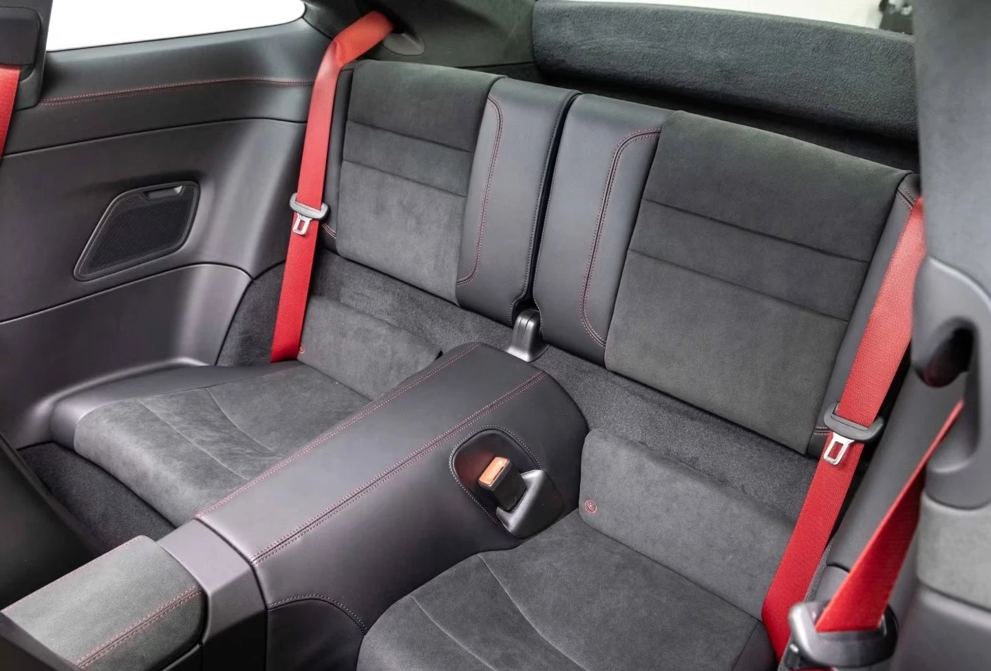 Porsche 911 992.2 CARRERA GTS SPORT-DESIGN PANORAMA BOSE , снимка 10 - Автомобили и джипове - 54890161