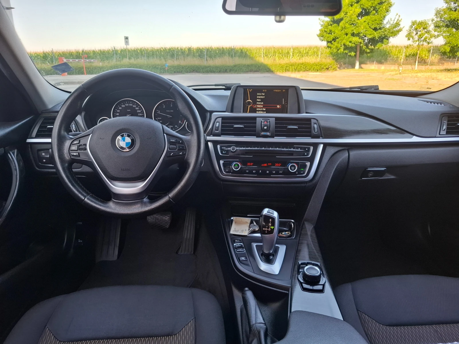 BMW 320 2.0D Navi XENON Автопилот, снимка 9 - Автомобили и джипове - 55182579