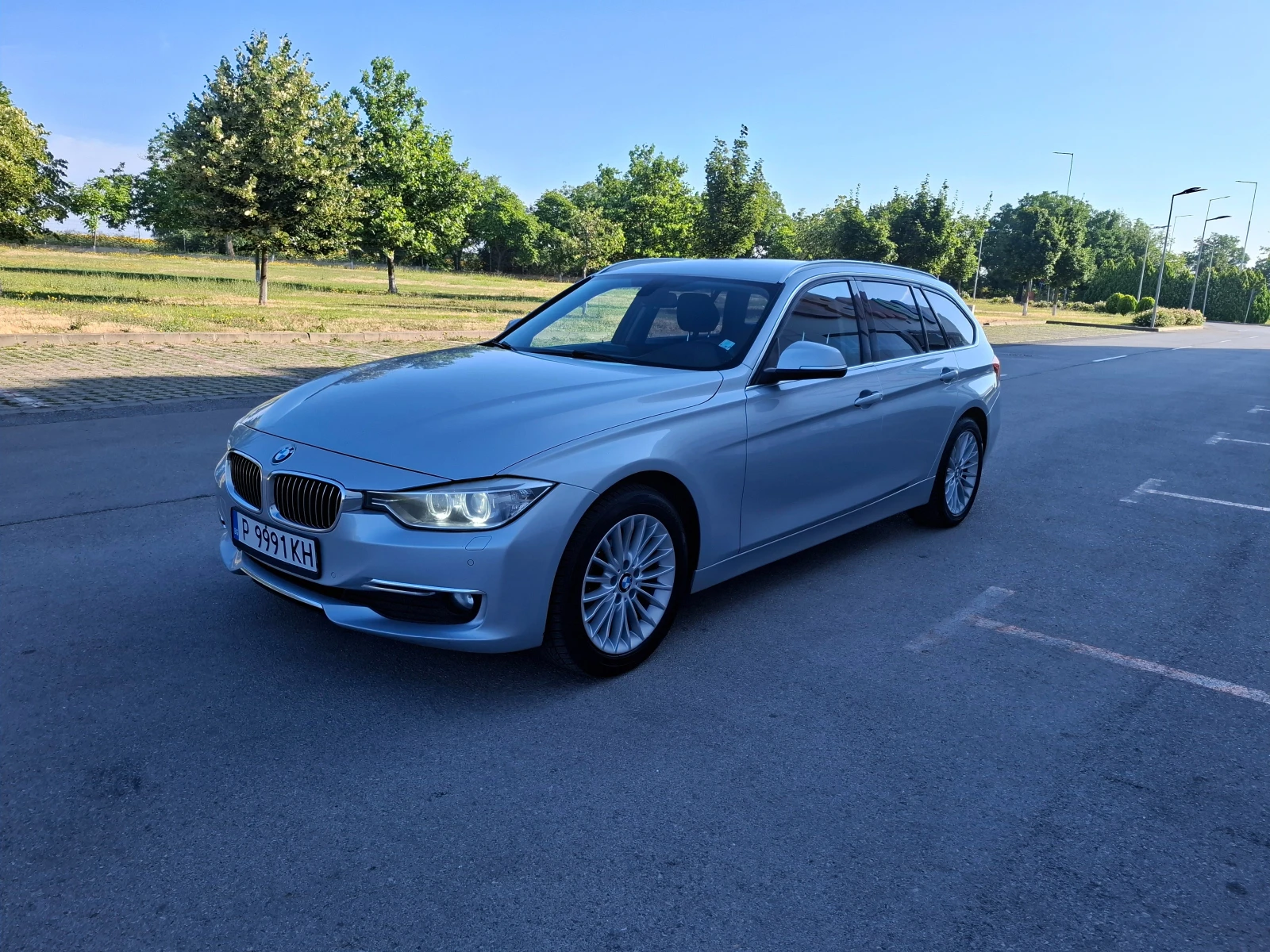 BMW 320 2.0D Navi XENON Автопилот, снимка 3 - Автомобили и джипове - 55182579