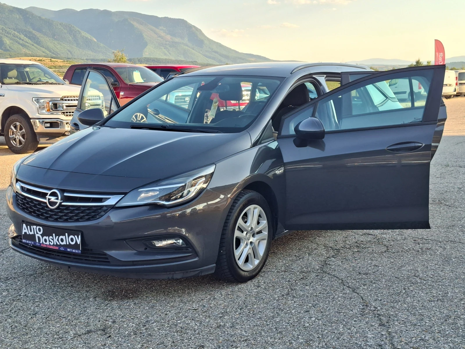Opel Astra 1, 4 I + ГАЗ, снимка 9 - Автомобили и джипове - 55245324