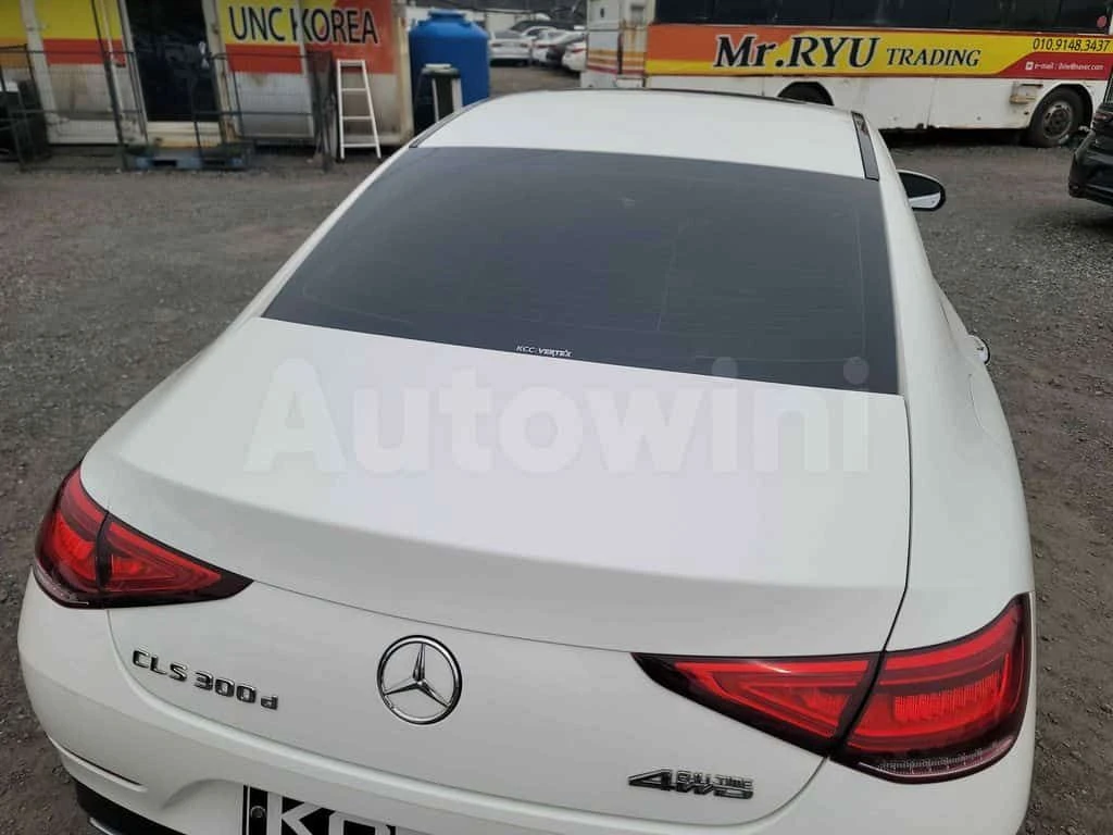 Mercedes-Benz CLS 300 * 300d R19/S.ROOF/NAVI/R.CAM * ОПЦИЯ ЗА ФИНАНСИРАН, снимка 10 - Автомобили и джипове - 55563275