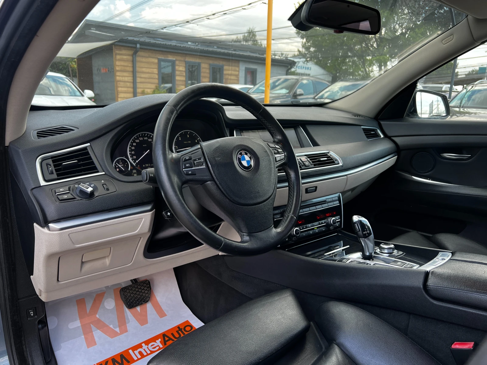 BMW 530 d GT ПАНОРАМА/КАМЕРА/NAVI/ТЕГЛИЧ/ТОП СЪСТОЯНИЕ, снимка 10 - Автомобили и джипове - 55578084