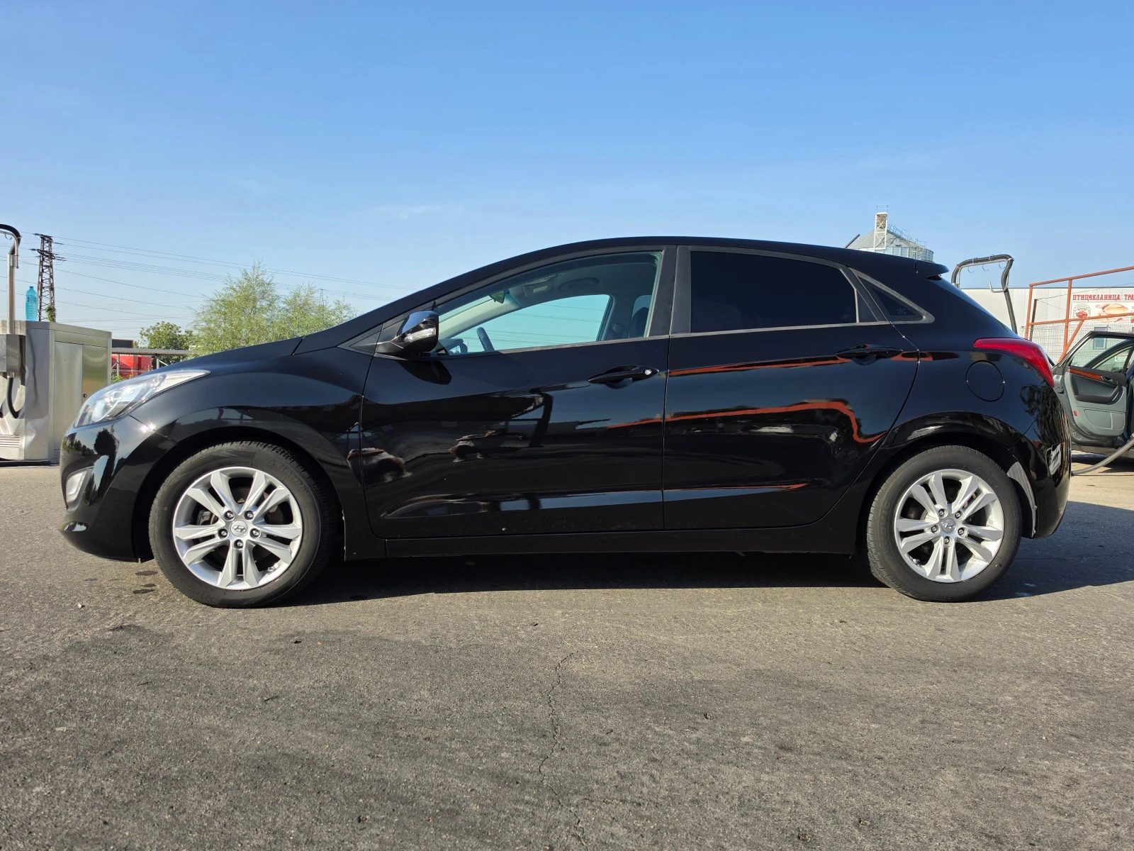 Hyundai I30 ПЕРФЕКТЕН, снимка 7 - Автомобили и джипове - 55852296