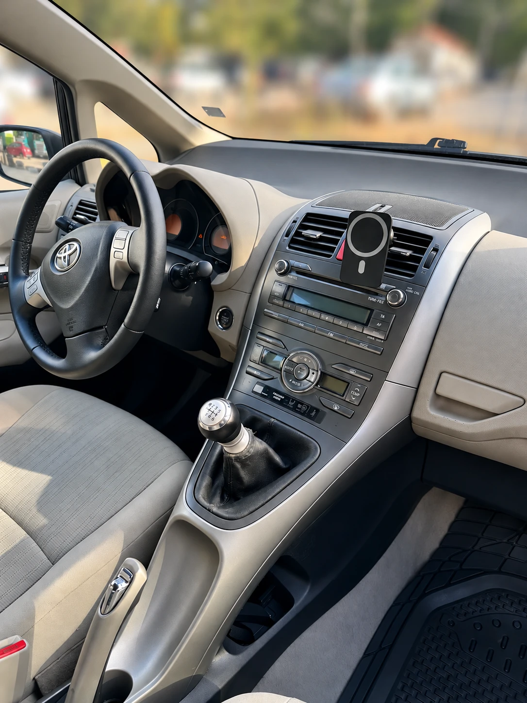 Toyota Auris D-4D, 126 �.�., Keyless, 6 ��������, ����������� | Mobile.bg � ����������� 6