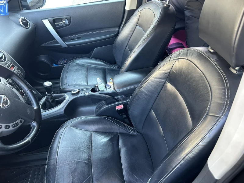 Nissan Qashqai 2.0 keyless Панорама Кожа+ Подгрев, снимка 9 - Автомобили и джипове - 52432329