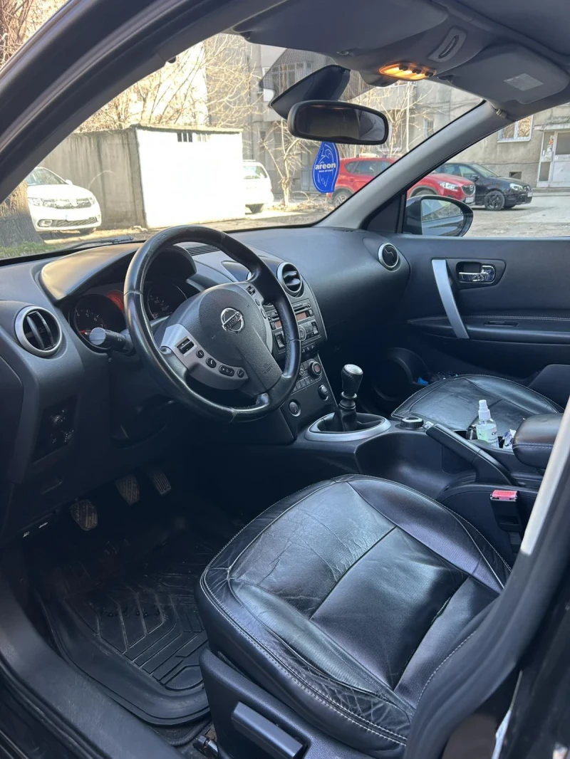 Nissan Qashqai 2.0 keyless Панорама Кожа+ Подгрев, снимка 8 - Автомобили и джипове - 52432329