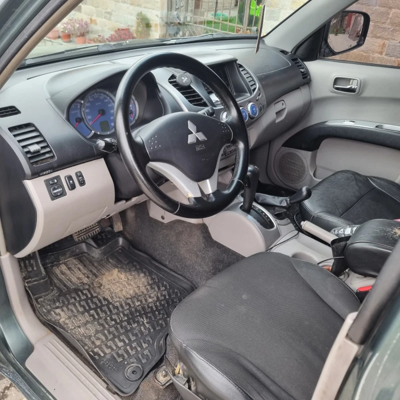 Mitsubishi L200, снимка 5 - Автомобили и джипове - 53010291