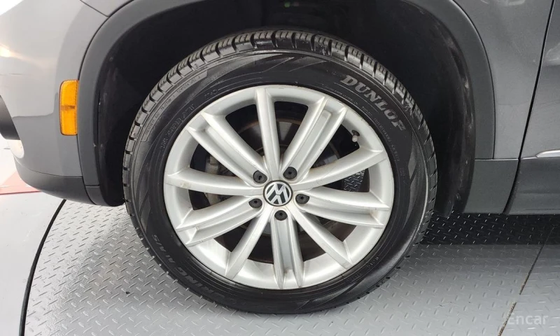 VW Tiguan, снимка 5 - Автомобили и джипове - 53230192