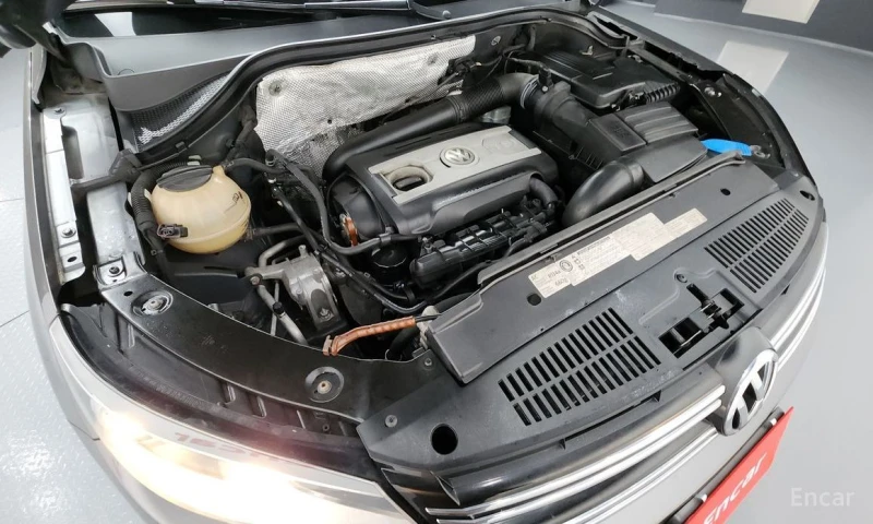VW Tiguan, снимка 6 - Автомобили и джипове - 53230192