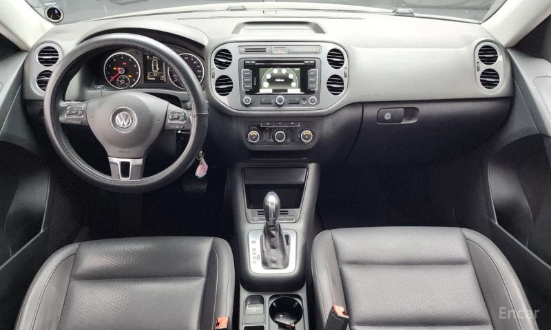 VW Tiguan, снимка 7 - Автомобили и джипове - 53230192