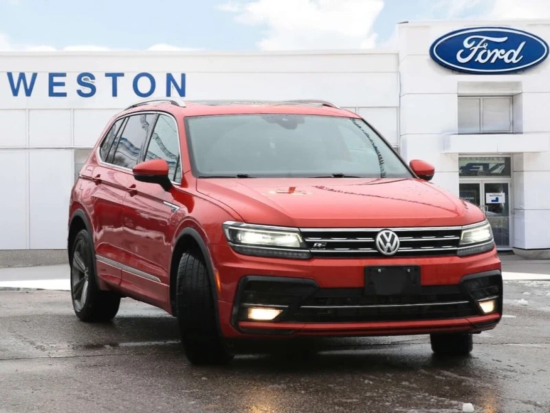 VW Tiguan  R-Line | AWD | Pano Roof | Leather Seats , снимка 9 - Автомобили и джипове - 53341333