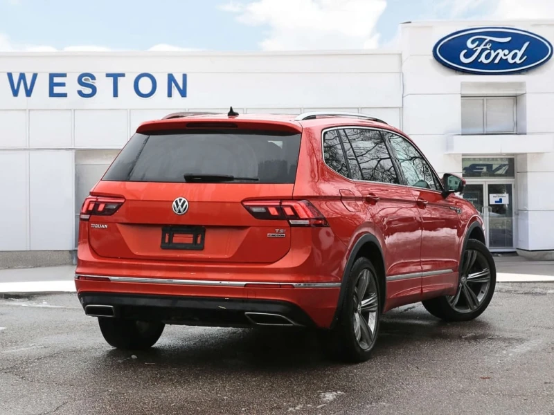 VW Tiguan  R-Line | AWD | Pano Roof | Leather Seats , снимка 5 - Автомобили и джипове - 53341333