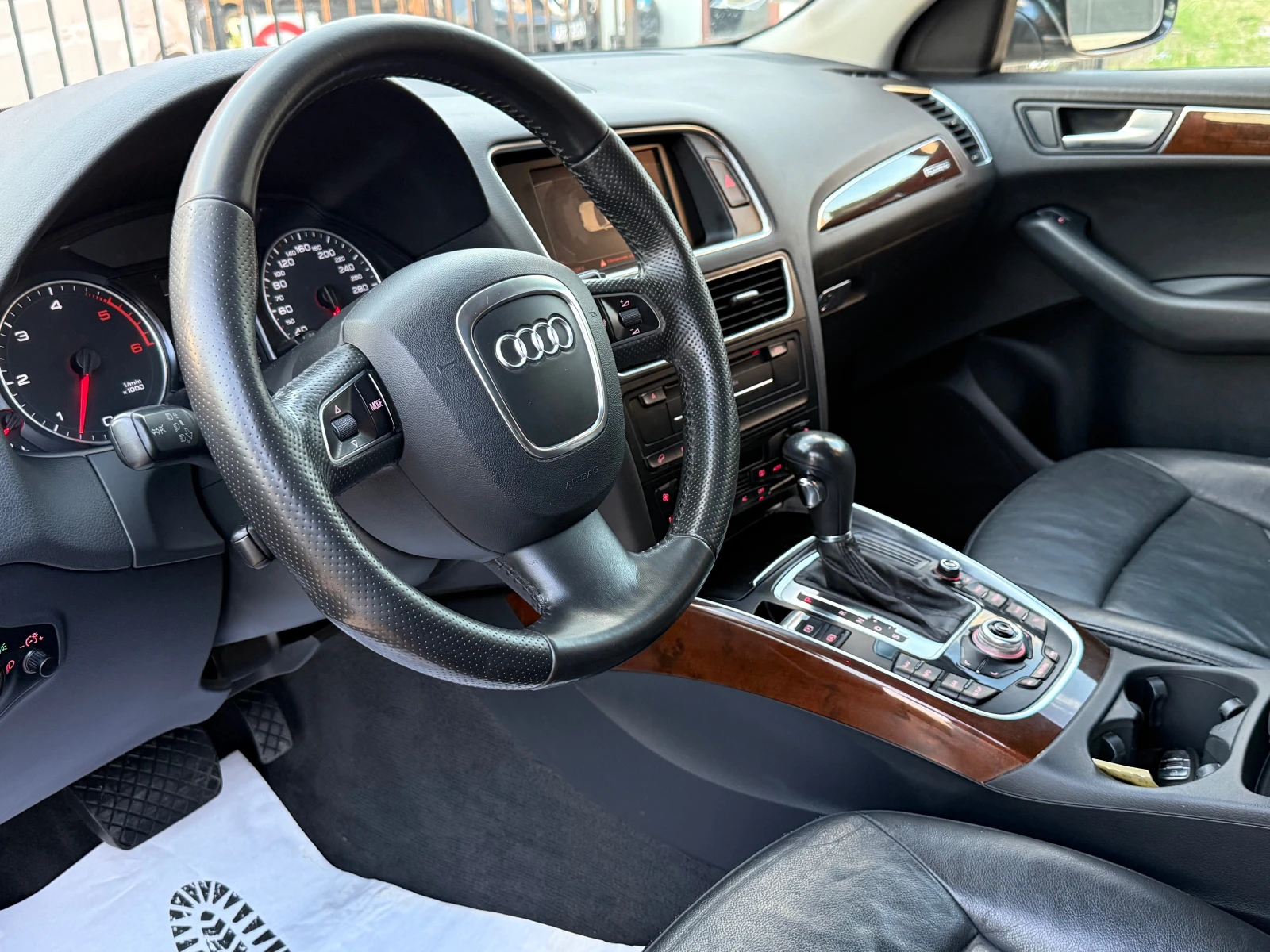 Audi Q5 3.0 Quattro  - изображение 8