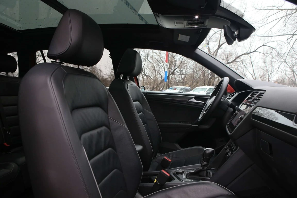 VW Tiguan  R-Line | AWD | Pano Roof | Leather Seats  | Mobile.bg � ����������� 13