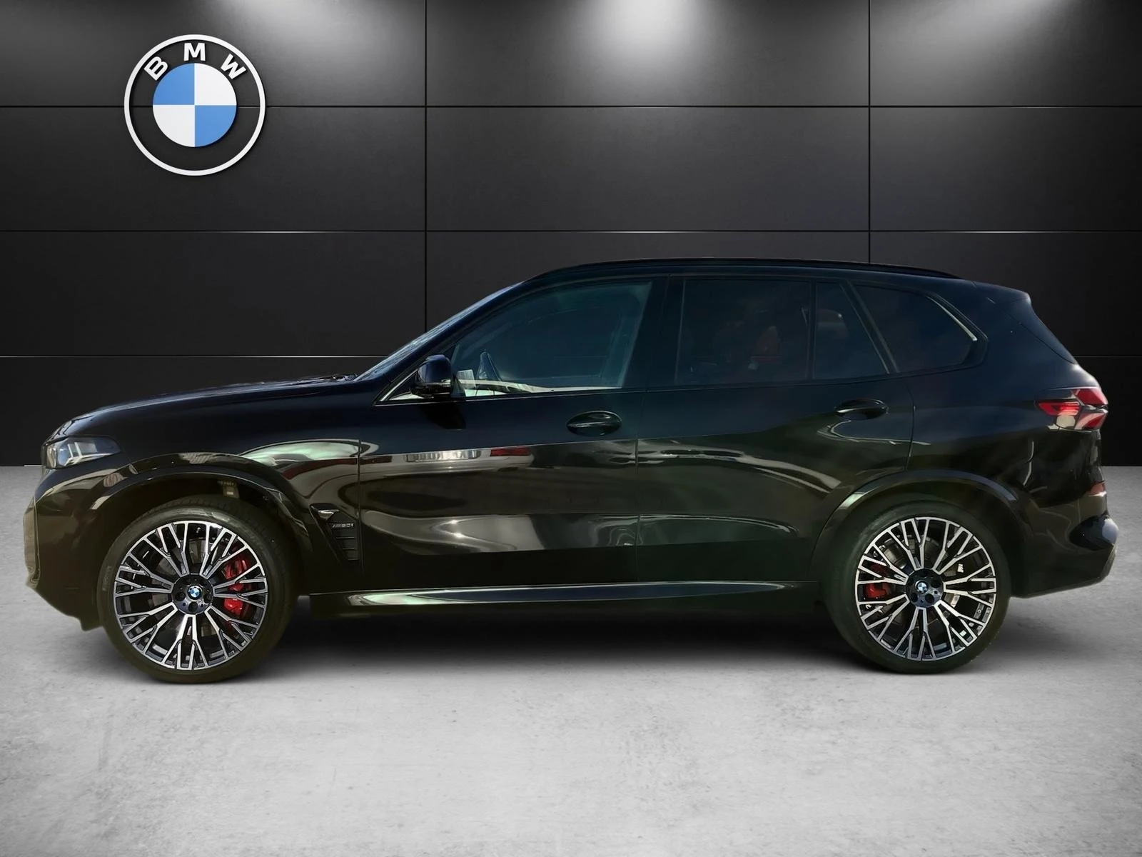 BMW X5 M60i/xDrive/FACELIFT/H&K/360/PANO/22/ - изображение 2