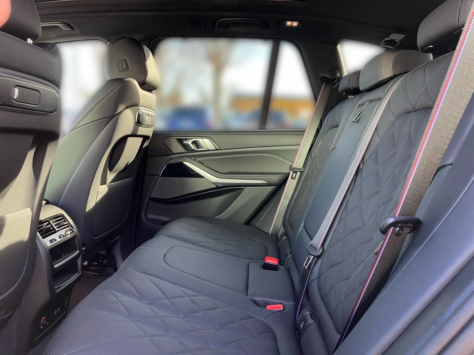 BMW X5 M60i/xDrive/FACELIFT/H&K/360/PANO/22/, снимка 13 - Автомобили и джипове - 53734551