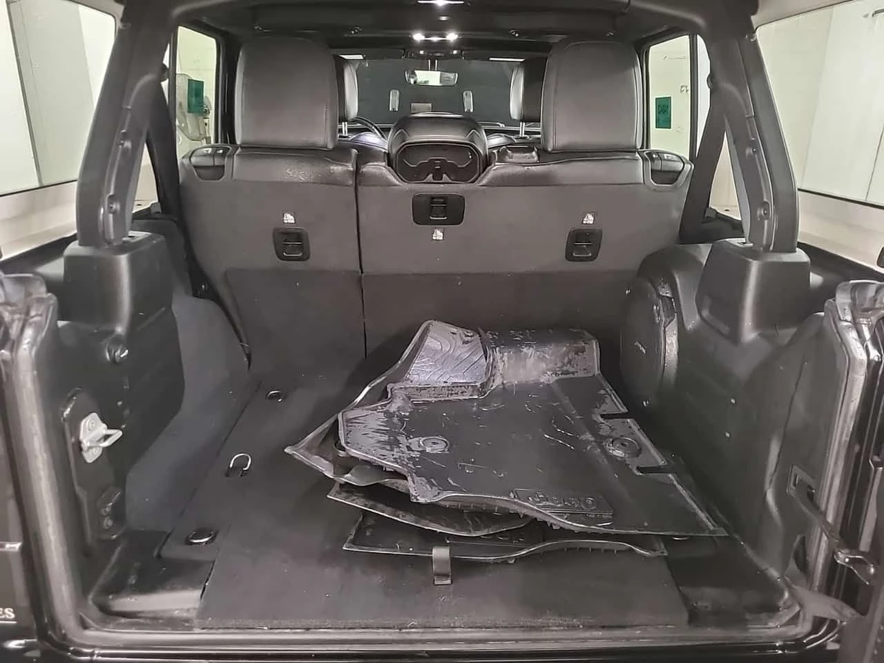 Jeep Wrangler * UNLIMITED HIGH ALTITUDE* 2 КЛЮЧА* ПОДГРЕВ* KEYLE, снимка 17 - Автомобили и джипове - 53755421