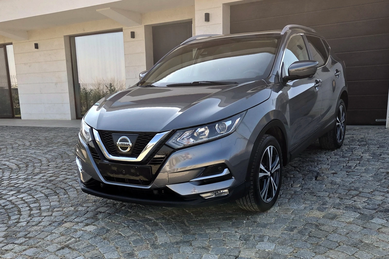 Nissan Qashqai 1.6DCI АВТОМАТИК PANO/NAVI/KEY LESS/CAMERA-360