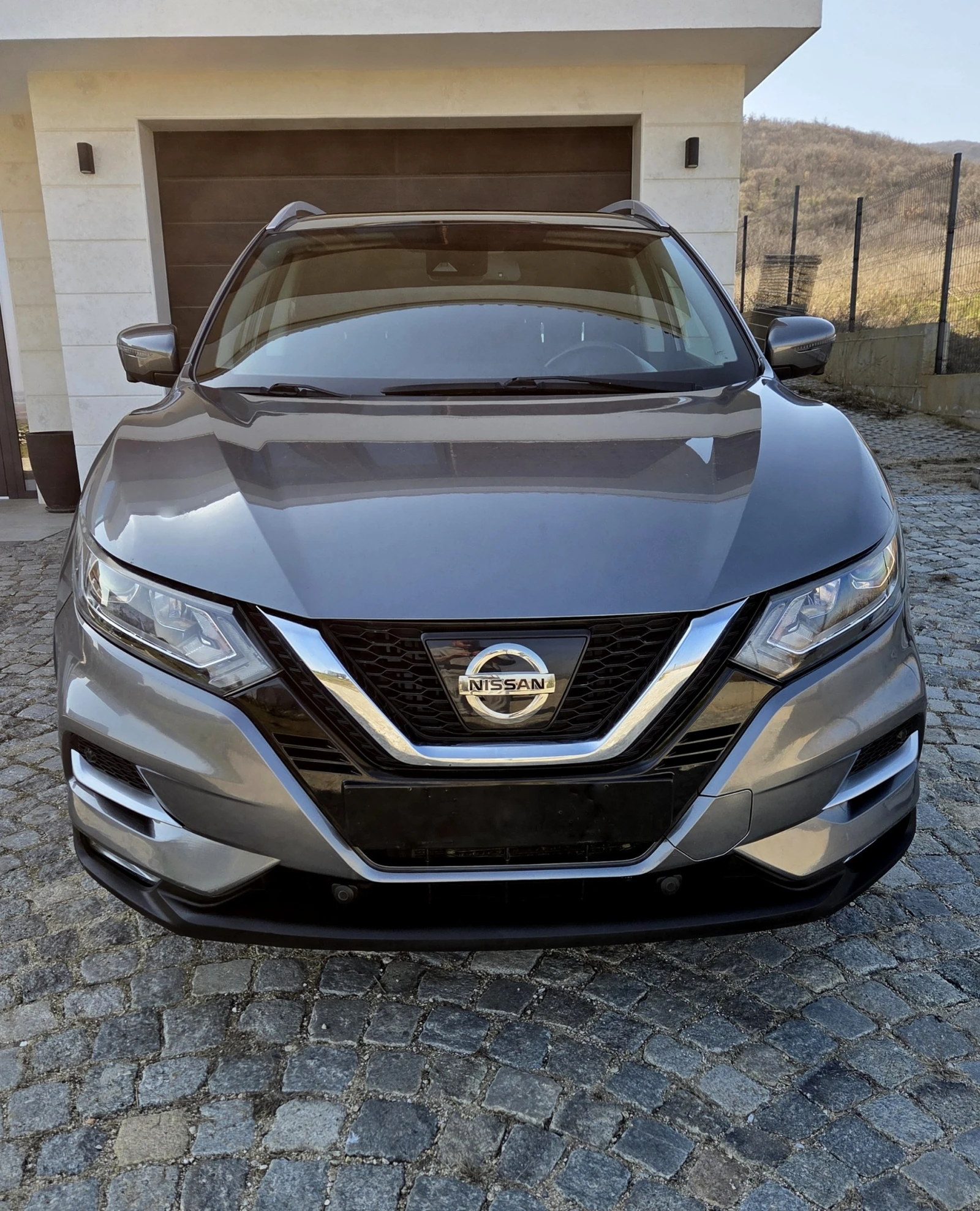 Nissan Qashqai PANORAMA/NAVI/KEY LESS/CAMERA-360/ОБСЛУЖЕНА, снимка 3 - Автомобили и джипове - 54344049