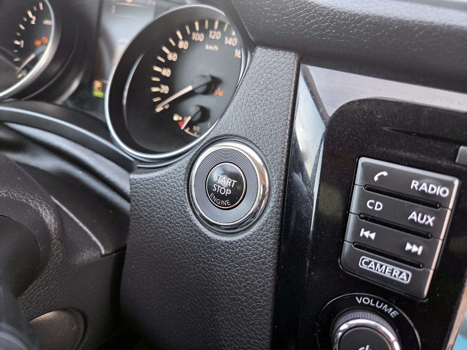 Nissan Qashqai 1.6DCI АВТОМАТИК PANO/NAVI/KEY LESS/CAMERA-360, снимка 16 - Автомобили и джипове - 53845669