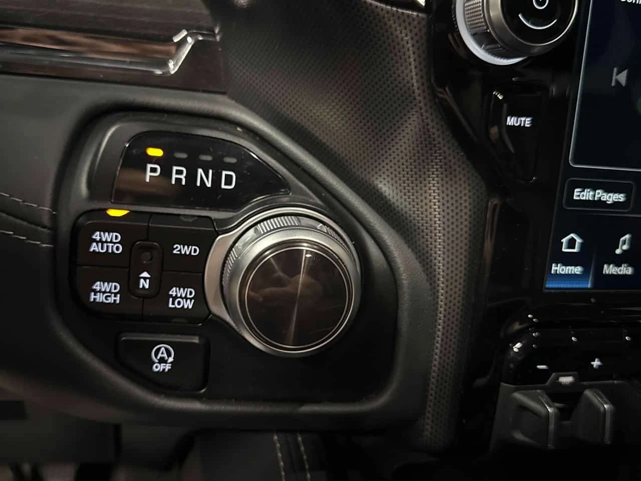 Dodge RAM 1500  Limited /DISTRONIC/ОБДУХВАНЕ/ ВЪЗДУХ, снимка 13 - Автомобили и джипове - 53923478