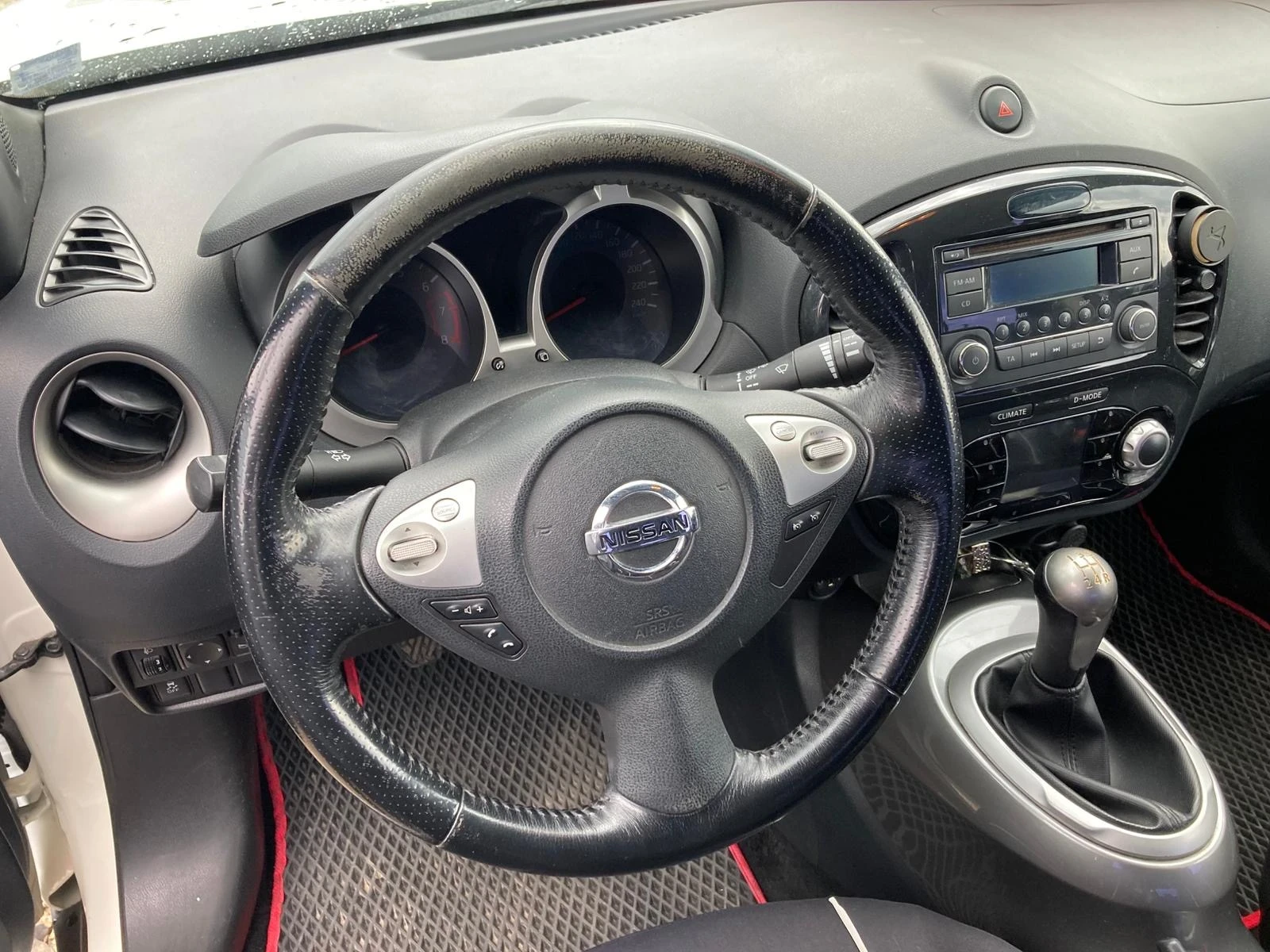 Nissan Juke 1.6, снимка 11 - Автомобили и джипове - 54780836