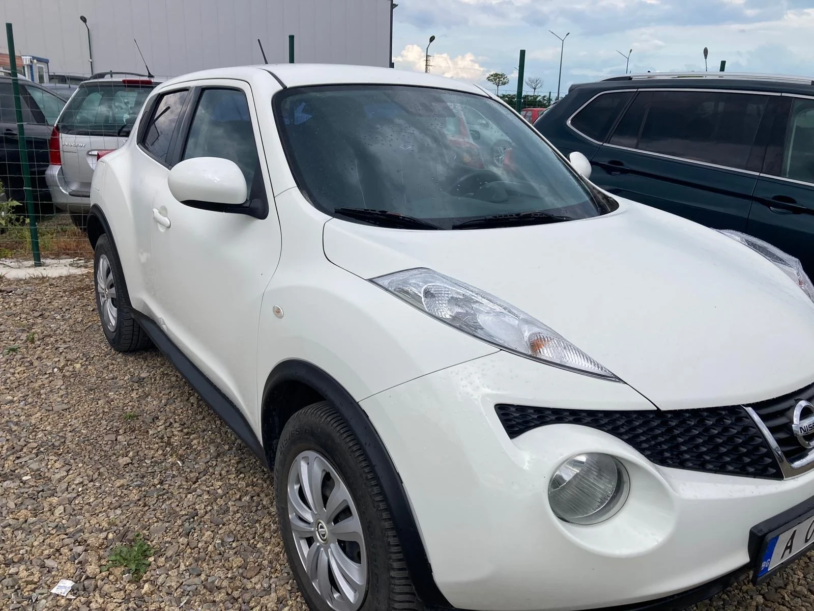 Nissan Juke 1.6, снимка 3 - Автомобили и джипове - 54780836