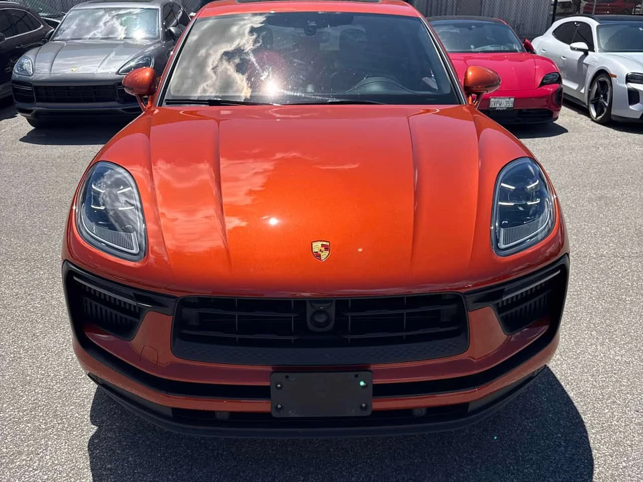 Porsche Macan S* ДИСТРОНИК* ОБДУХВАНЕ* ПРЕДСТАВИТЕЛСТВО Porsche , снимка 2 - Автомобили и джипове - 54813445
