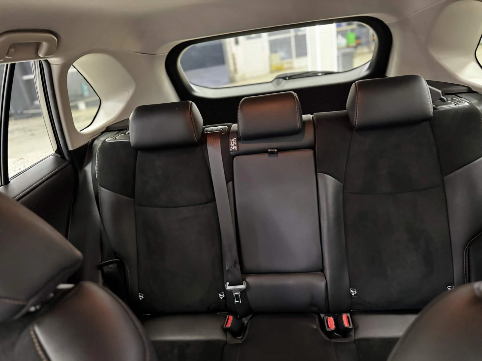 Toyota Rav4 Бензин/4x4/Lane Assist/Distonic/Камера, снимка 17 - Автомобили и джипове - 55571912