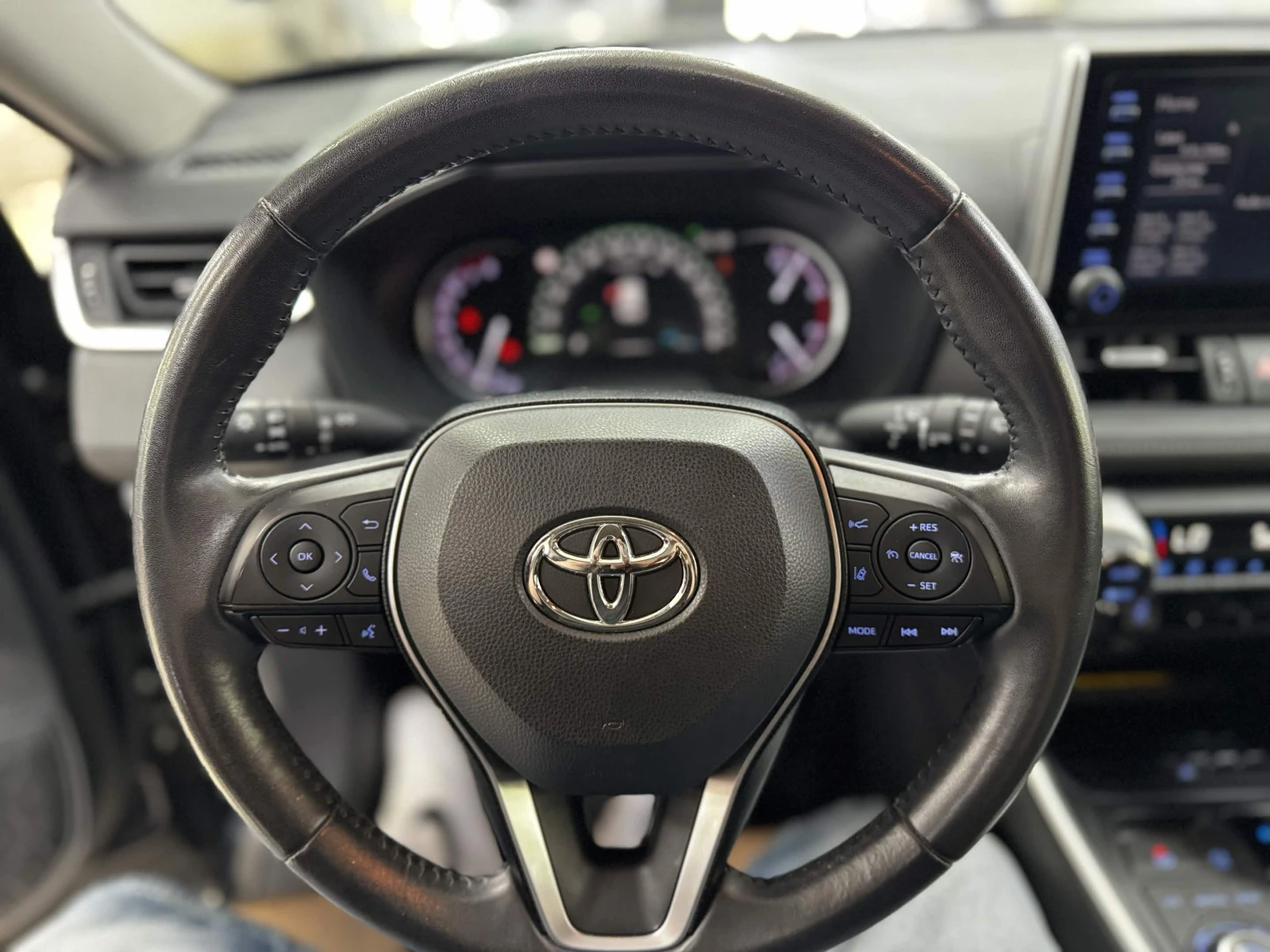Toyota Rav4 Бензин/4x4/Lane Assist/Distonic/Камера, снимка 12 - Автомобили и джипове - 55571912