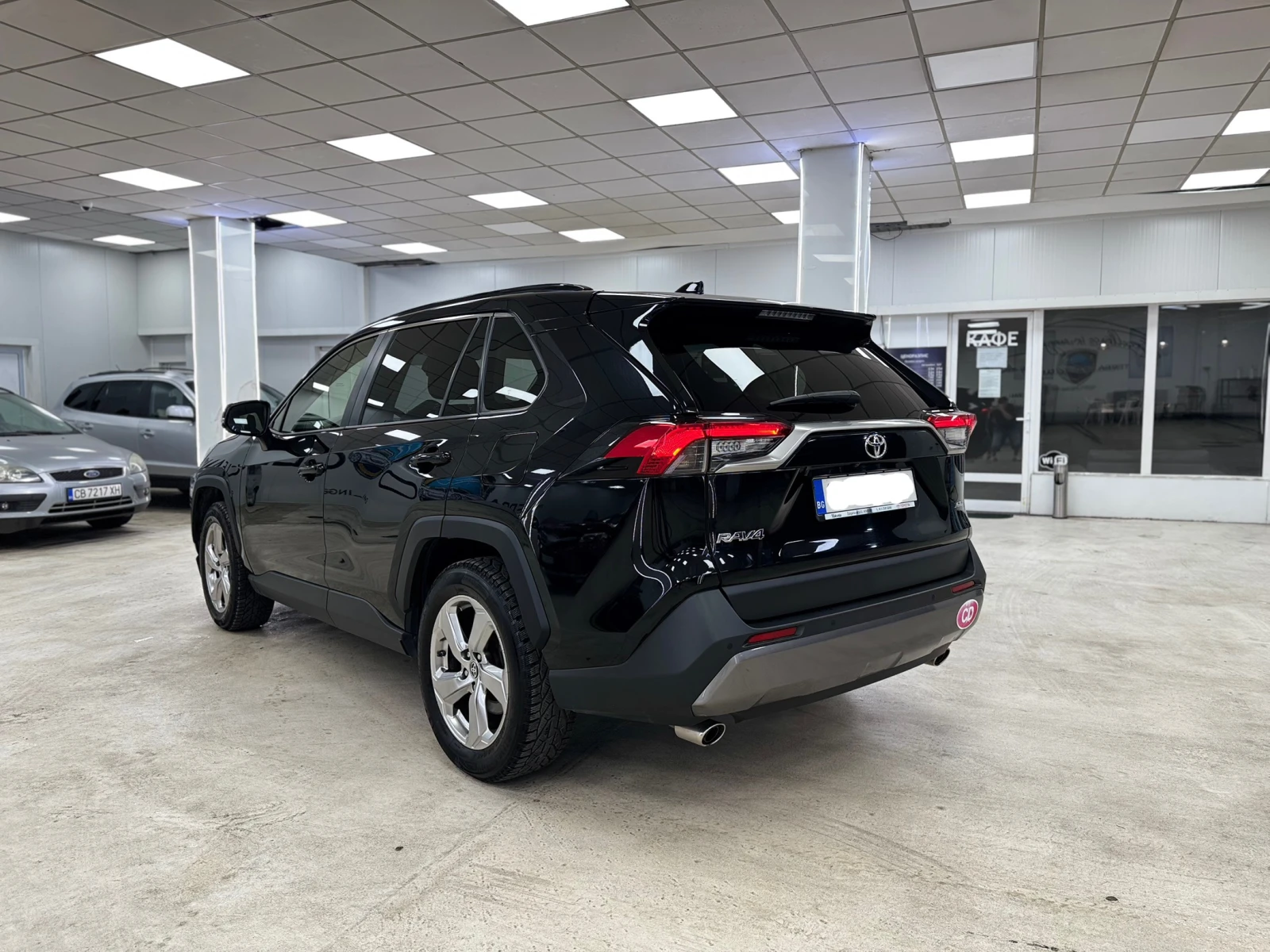 Toyota Rav4 Бензин/4x4/Lane Assist/Distonic/Камера, снимка 6 - Автомобили и джипове - 55571912