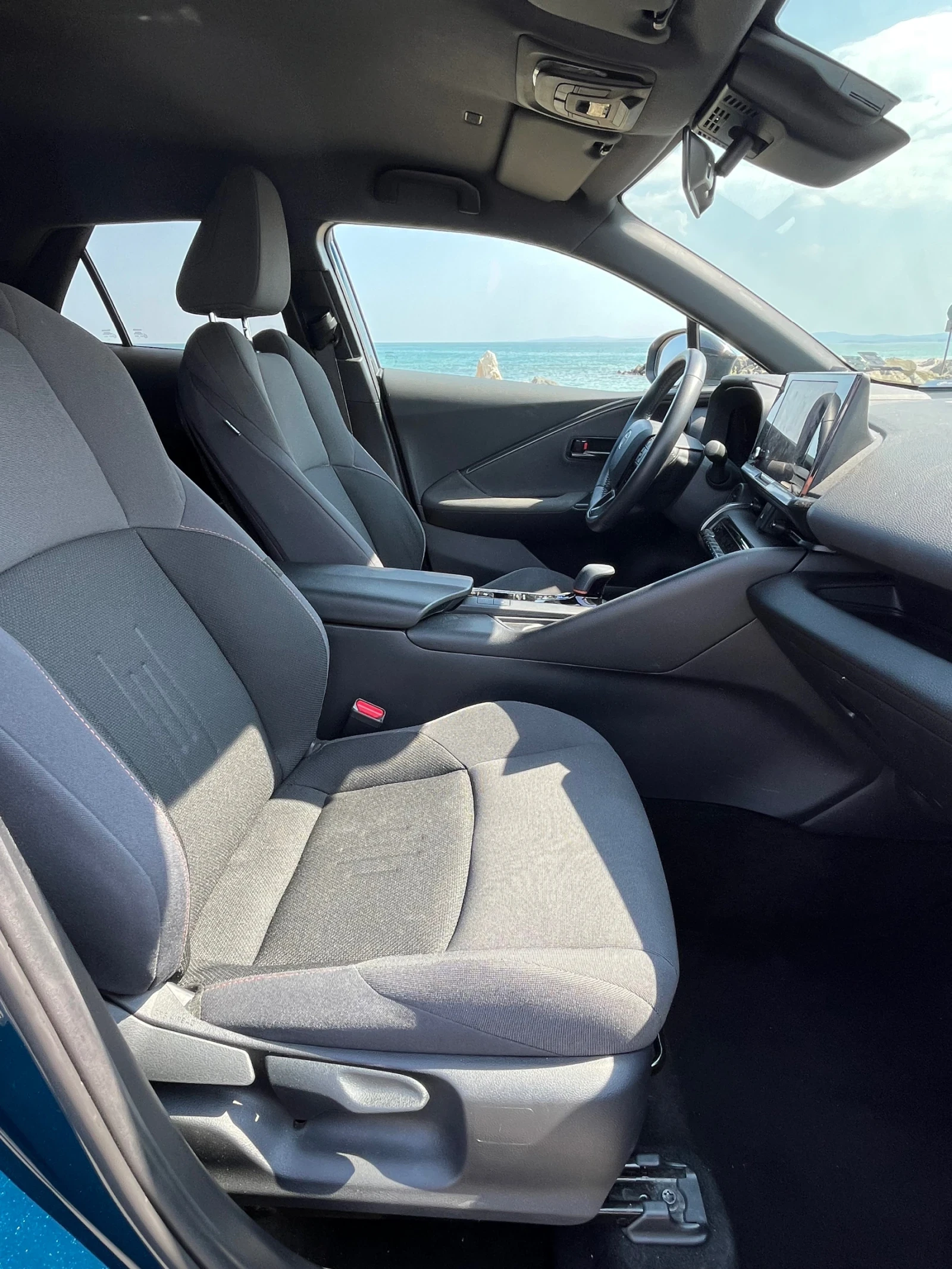 Toyota C-HR, снимка 10 - Автомобили и джипове - 55589443