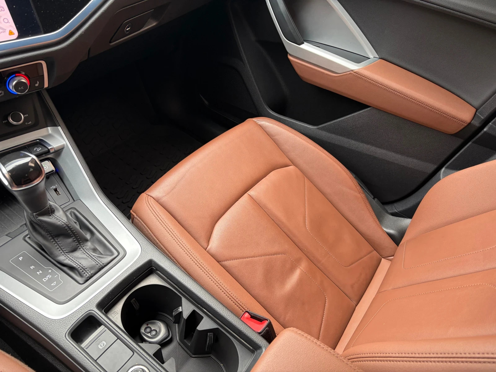 Audi Q3, снимка 10 - Автомобили и джипове - 56639518