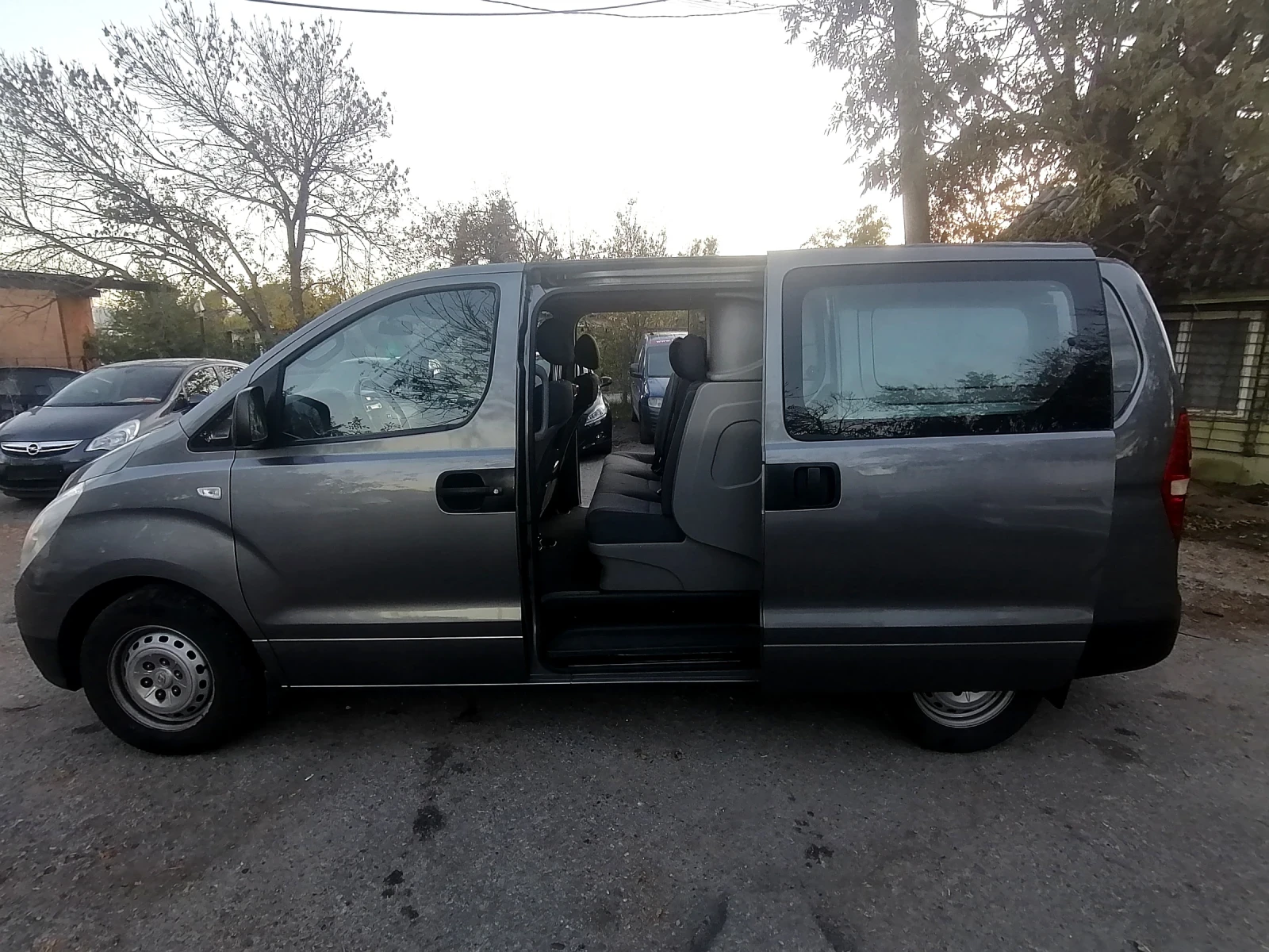 Hyundai H1 2.5 CRDI Double Cabine 5+ 1 - изображение 8