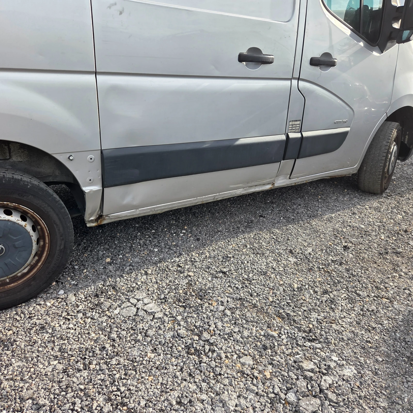 Opel Vivaro 2.3cdti 150кс, снимка 7 - Бусове и автобуси - 56184538