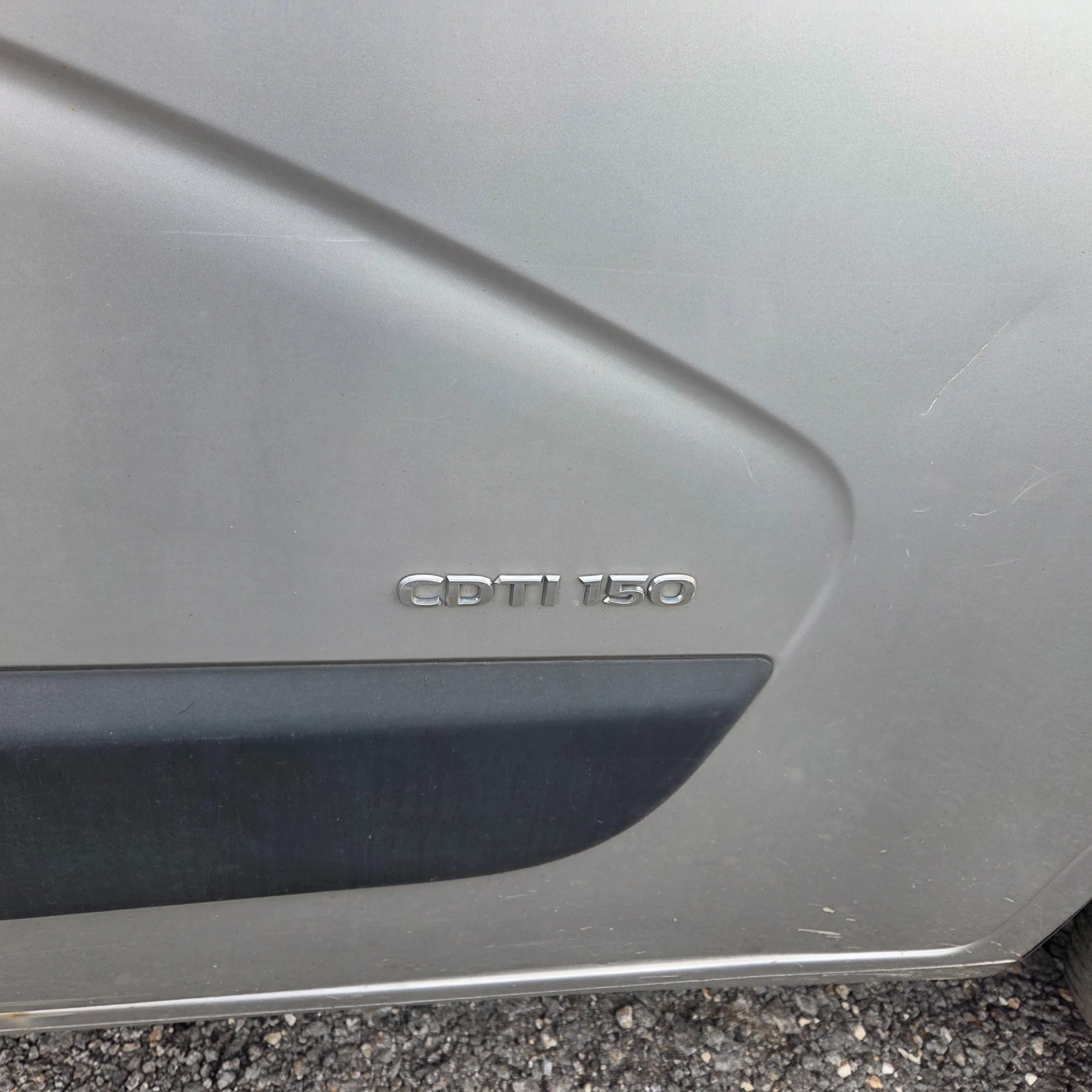 Opel Vivaro 2.3cdti 150кс, снимка 8 - Бусове и автобуси - 56184538