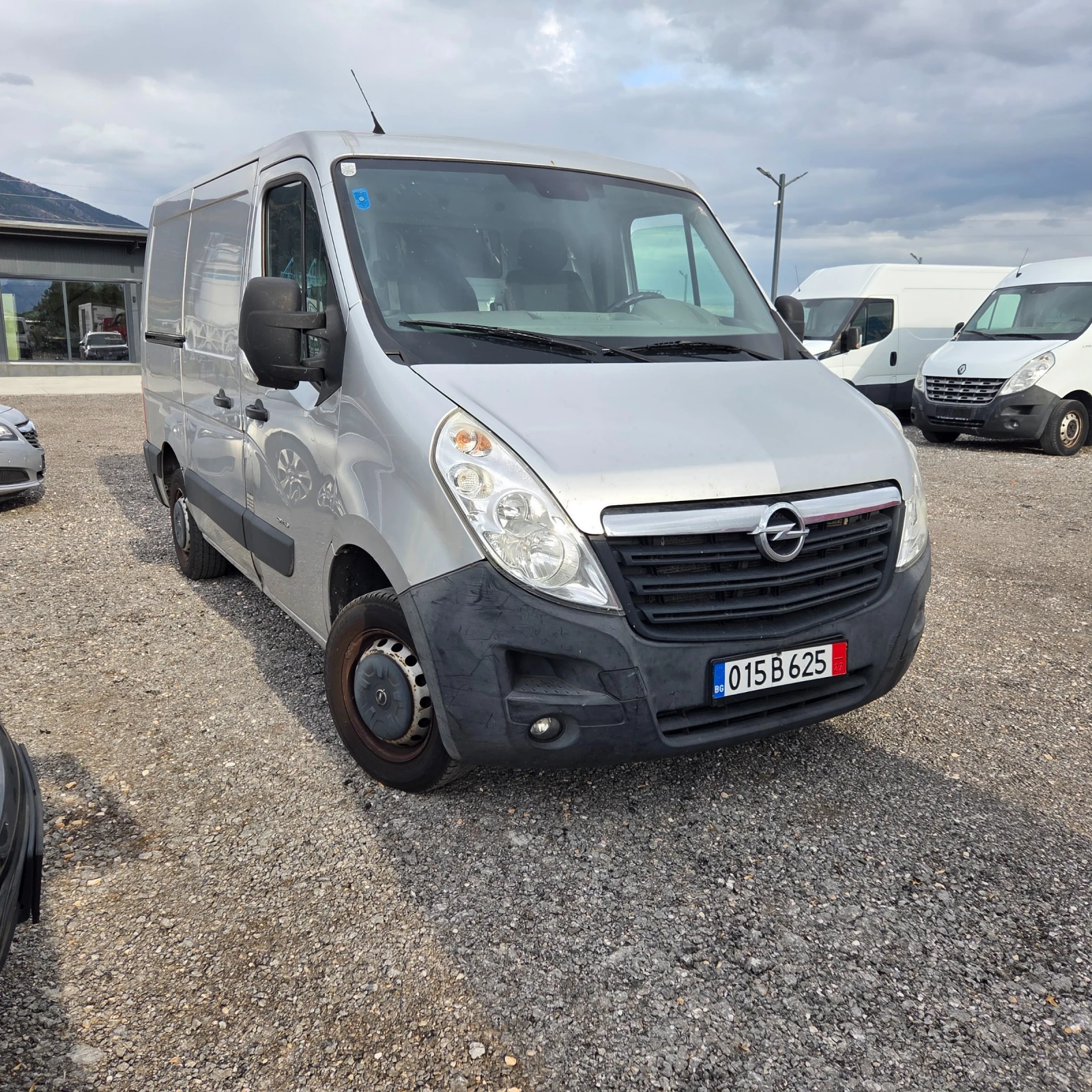 Opel Vivaro 2.3cdti 150кс