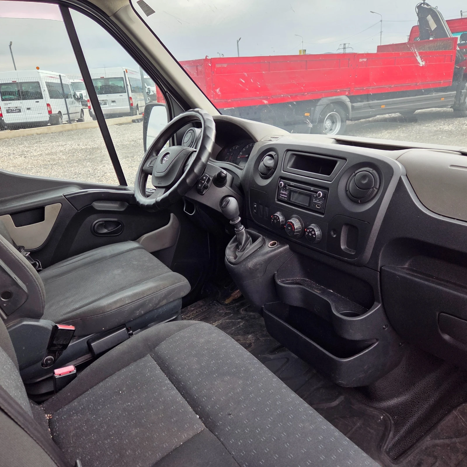 Opel Vivaro 2.3cdti 150кс, снимка 9 - Бусове и автобуси - 56184538