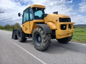 Телескопичен товарач New Holland LM425 ЛИЗИНГ, снимка 5