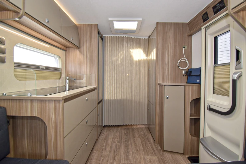 Каравана Fendt Tendenza 456 SFB, снимка 5 - Каравани и кемпери - 53566387