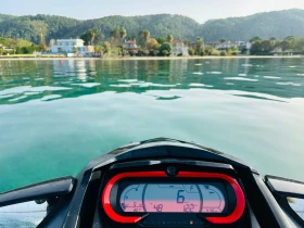 ����� �� �������� �� ���� Bombardier Sea Doo RXT X 300 RS