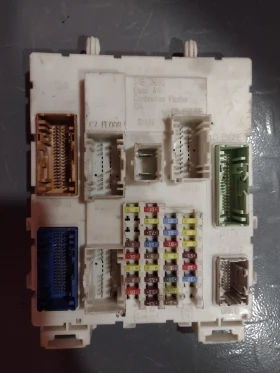 F1DT-14A073-EF контролен модул/кутия с предпазители/FORD FOCUS ST2.0i 97RI010012 116RA000084 FoMoCo, снимка 1 - Части - 48130895