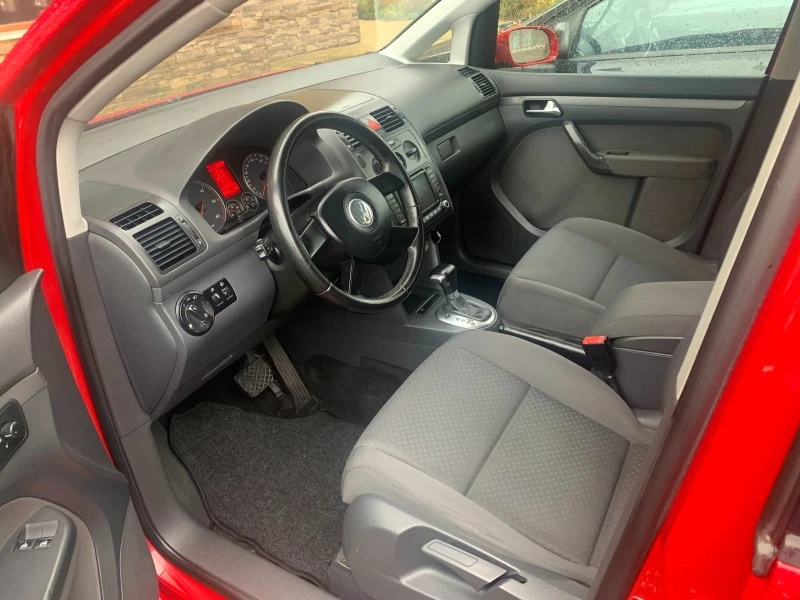 VW Touran 1.9 TDI, снимка 6 - Автомобили и джипове - 47058375